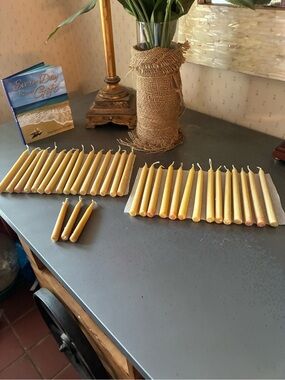 32 NEW NEVER BURNED, Moravian BEESWAX  Lovefeast tapers. 32 sold as 1 set.